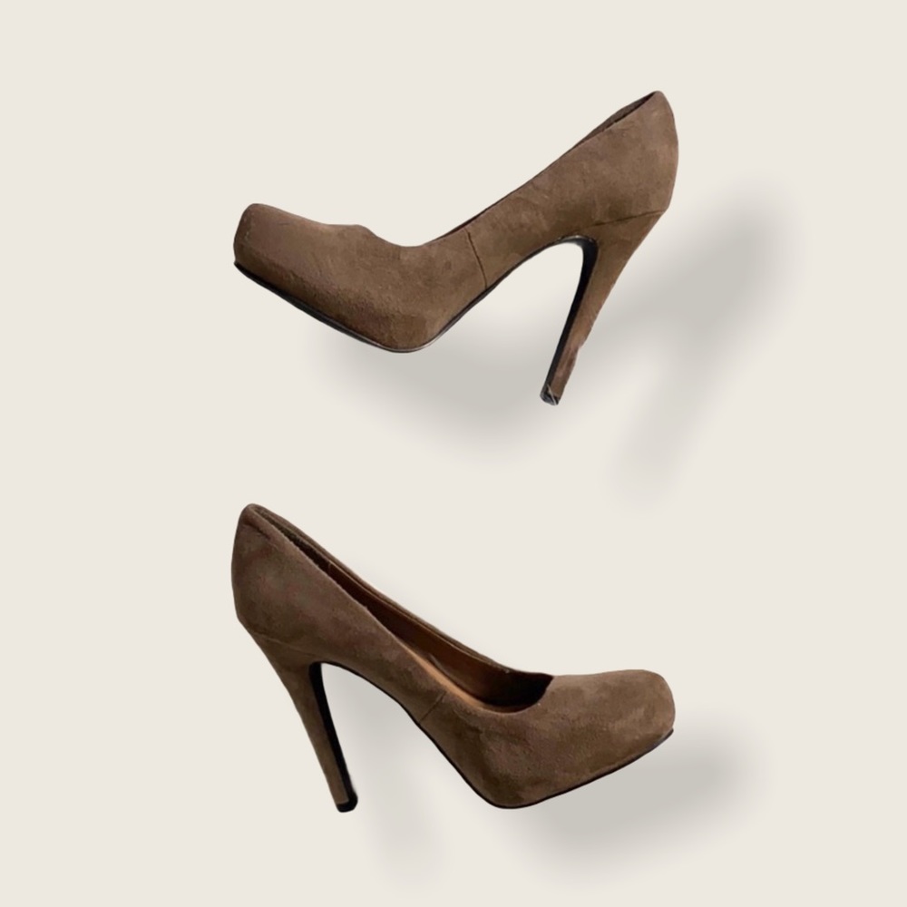 Le Chateau Taupe Suede Platform High Heel Pumps 6